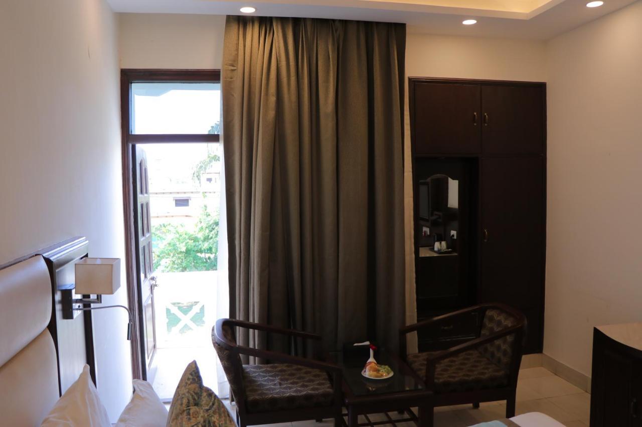 Hotel Clarks Inn Express Bharatpur Exterior foto