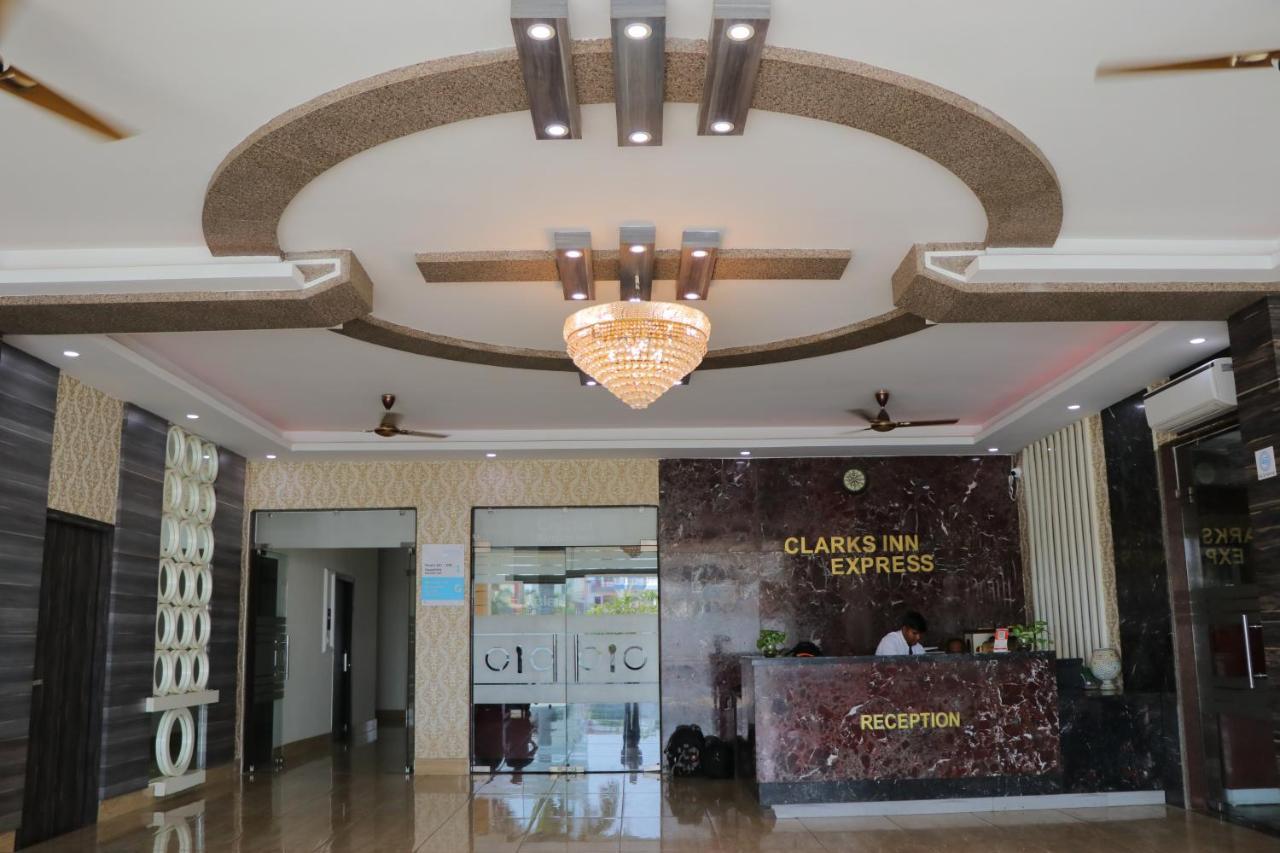 Hotel Clarks Inn Express Bharatpur Exterior foto