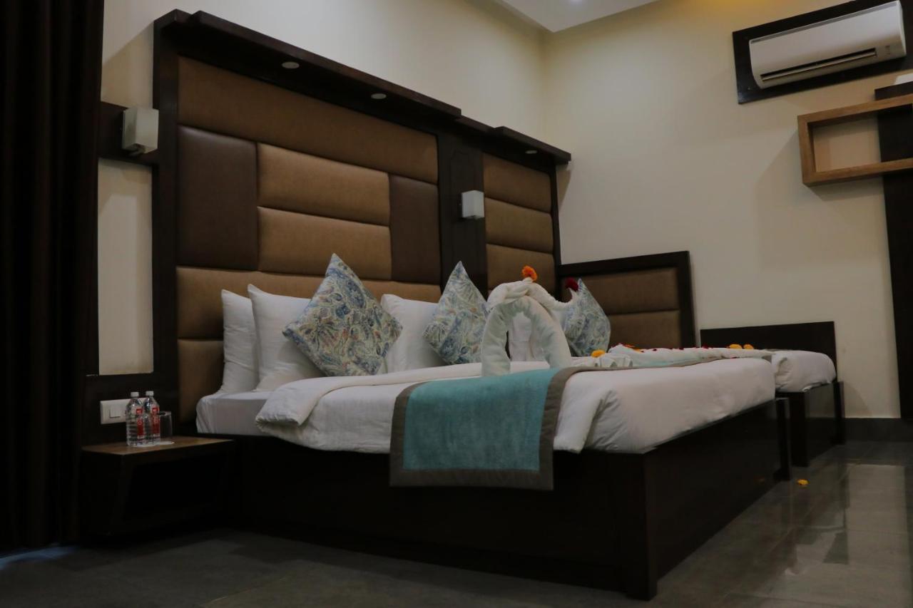 Hotel Clarks Inn Express Bharatpur Exterior foto