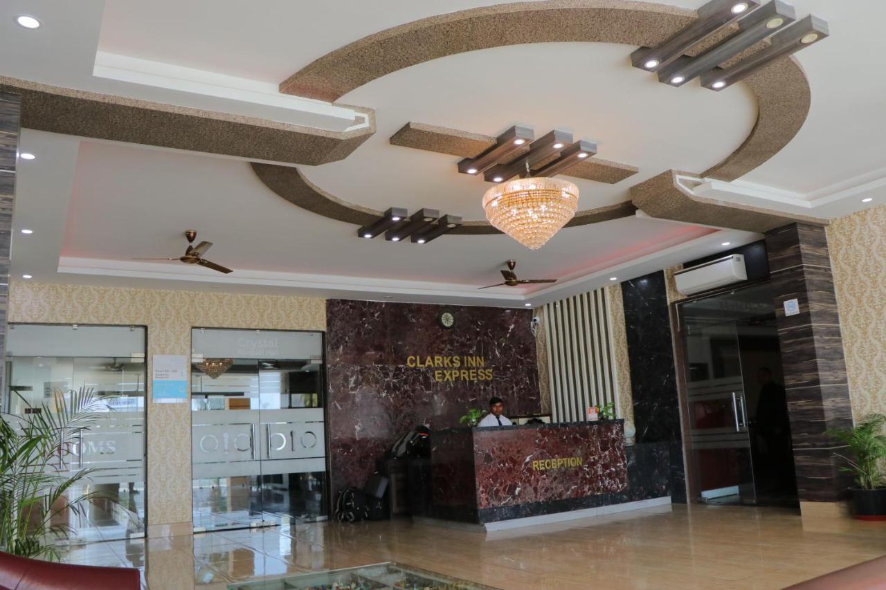 Hotel Clarks Inn Express Bharatpur Exterior foto