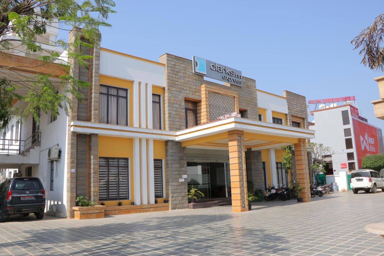 Hotel Clarks Inn Express Bharatpur Exterior foto