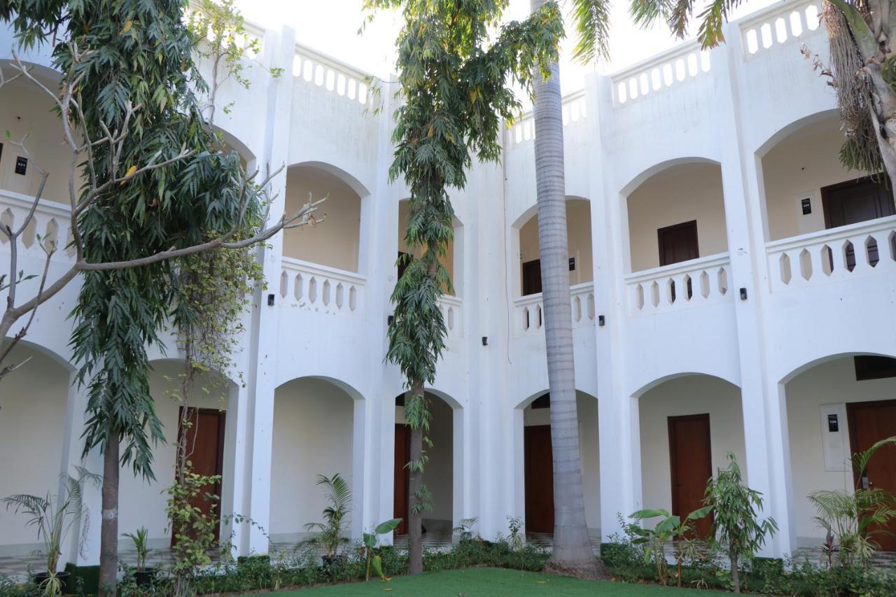 Hotel Clarks Inn Express Bharatpur Exterior foto