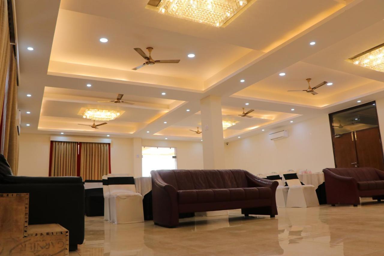 Hotel Clarks Inn Express Bharatpur Exterior foto
