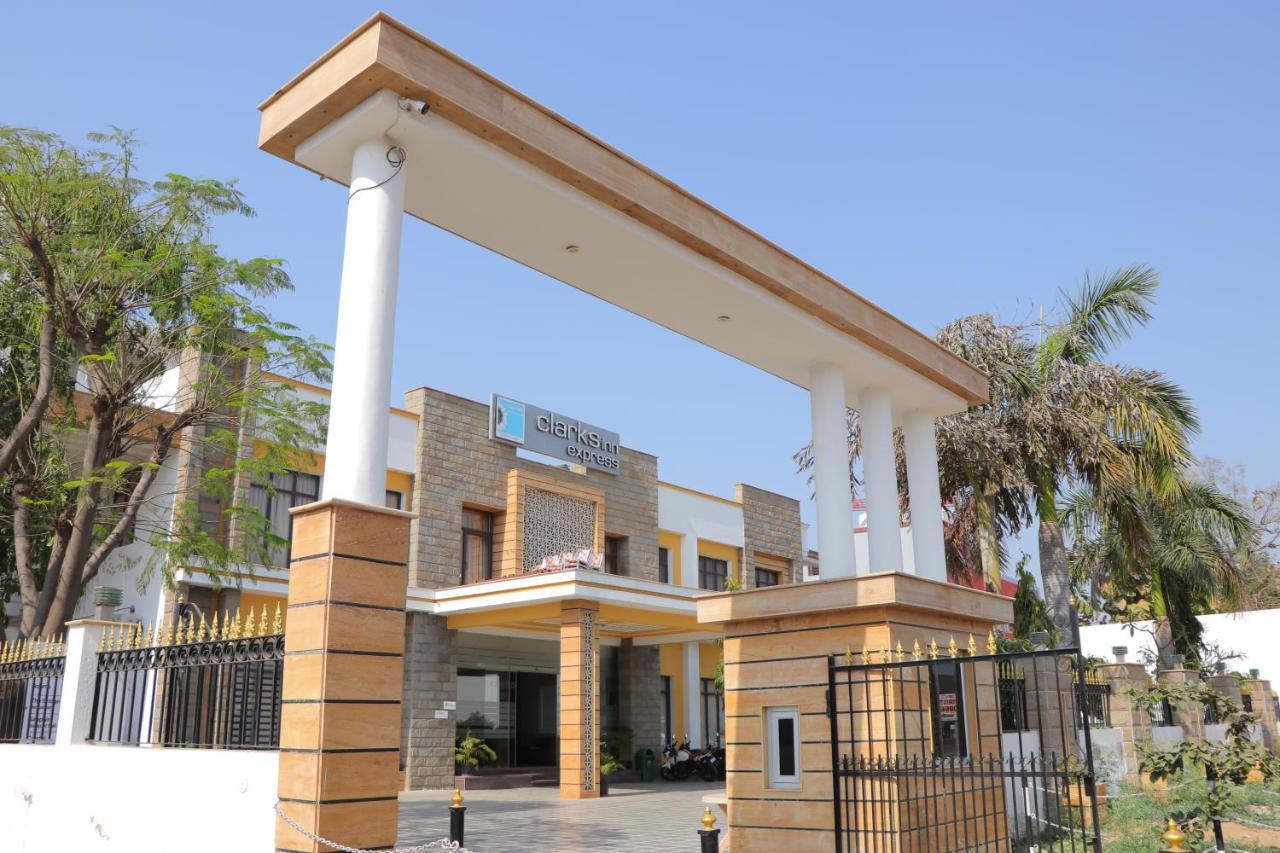 Hotel Clarks Inn Express Bharatpur Exterior foto