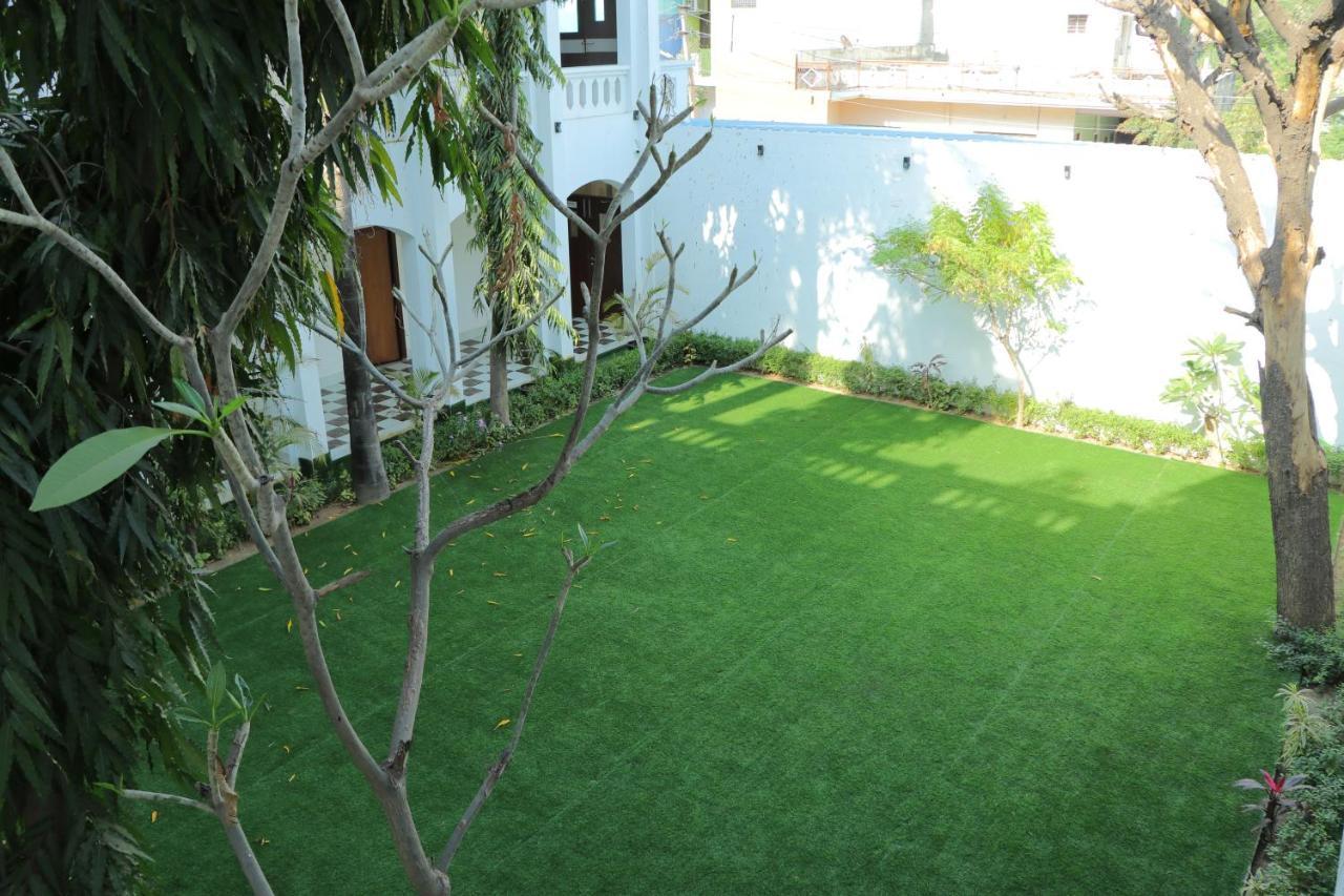 Hotel Clarks Inn Express Bharatpur Exterior foto