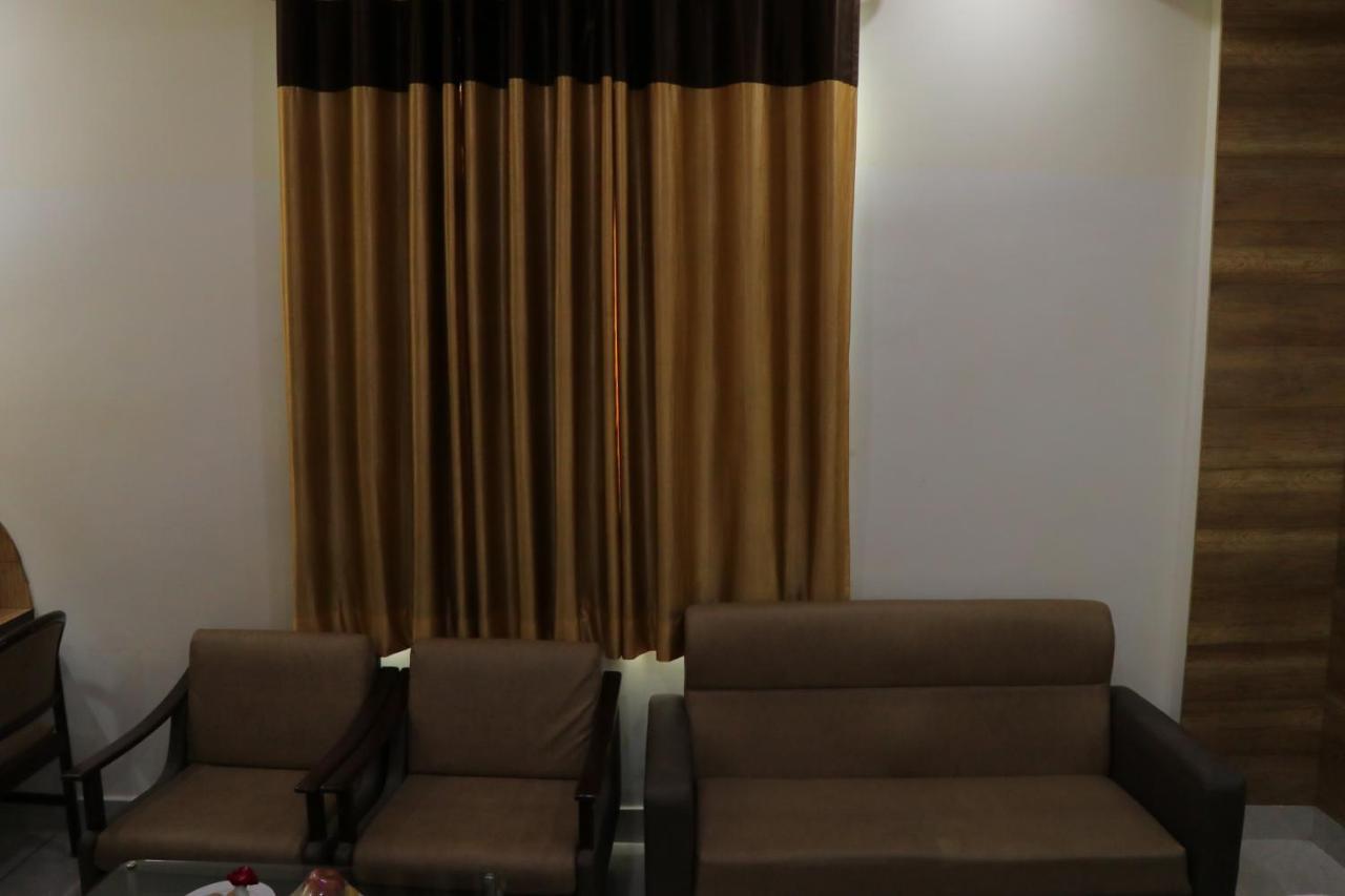 Hotel Clarks Inn Express Bharatpur Exterior foto