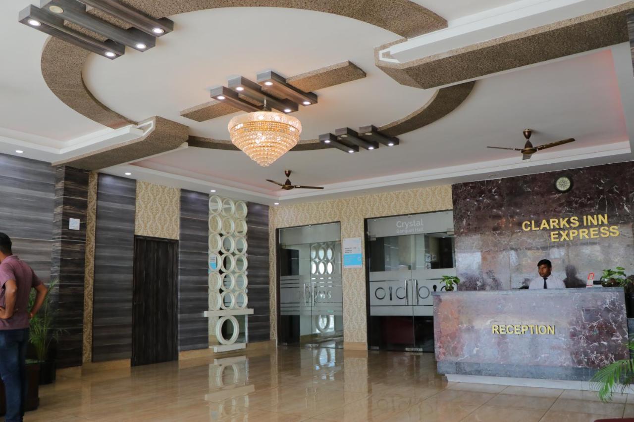 Hotel Clarks Inn Express Bharatpur Exterior foto
