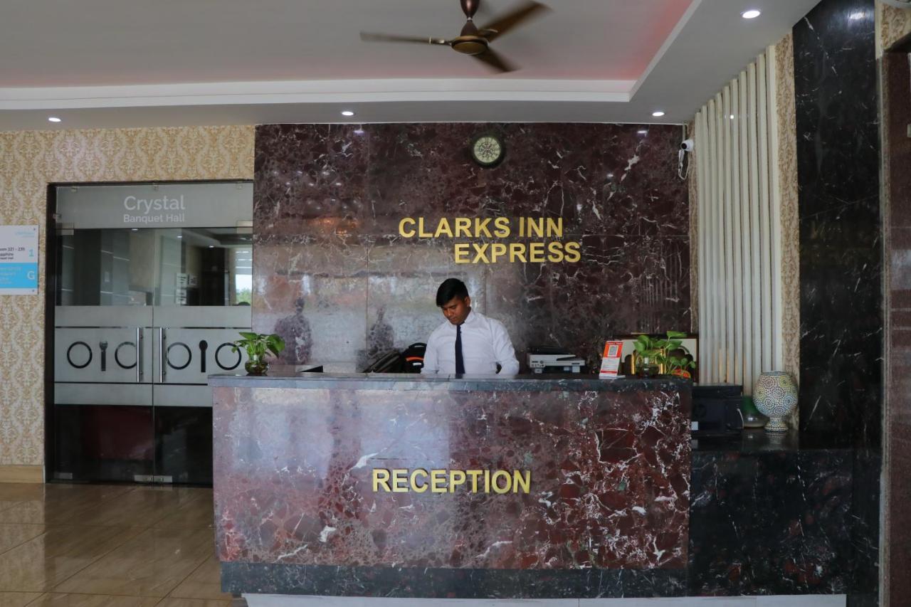 Hotel Clarks Inn Express Bharatpur Exterior foto