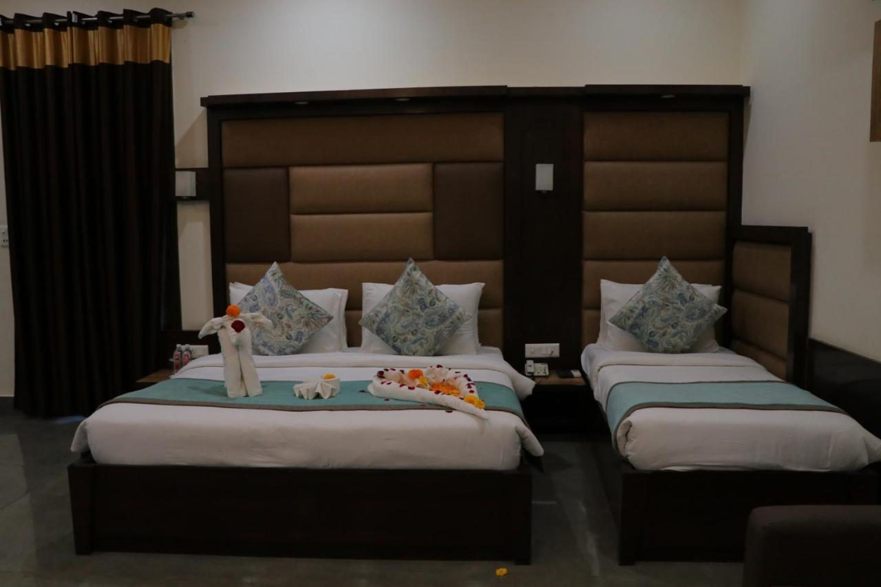 Hotel Clarks Inn Express Bharatpur Exterior foto