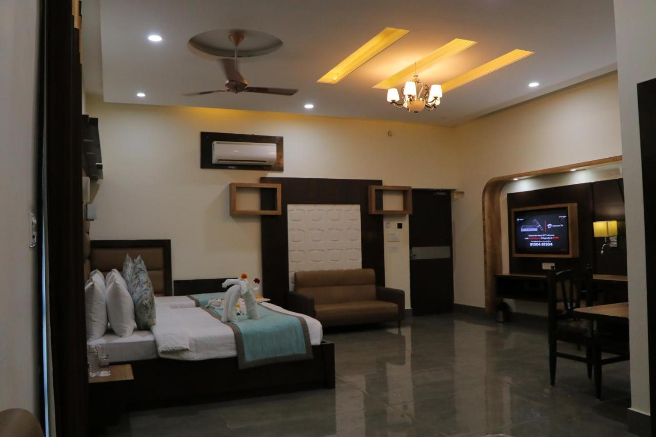 Hotel Clarks Inn Express Bharatpur Exterior foto