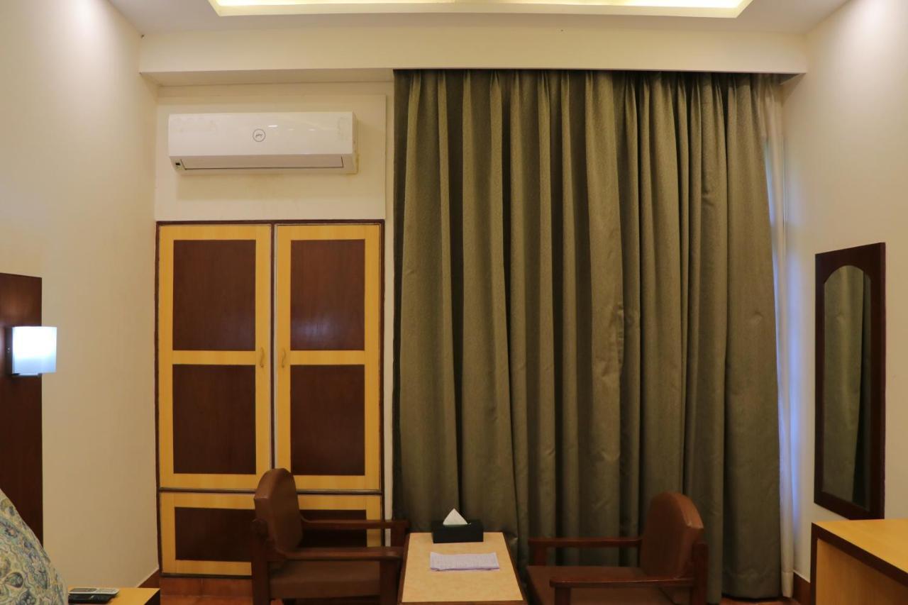 Hotel Clarks Inn Express Bharatpur Exterior foto