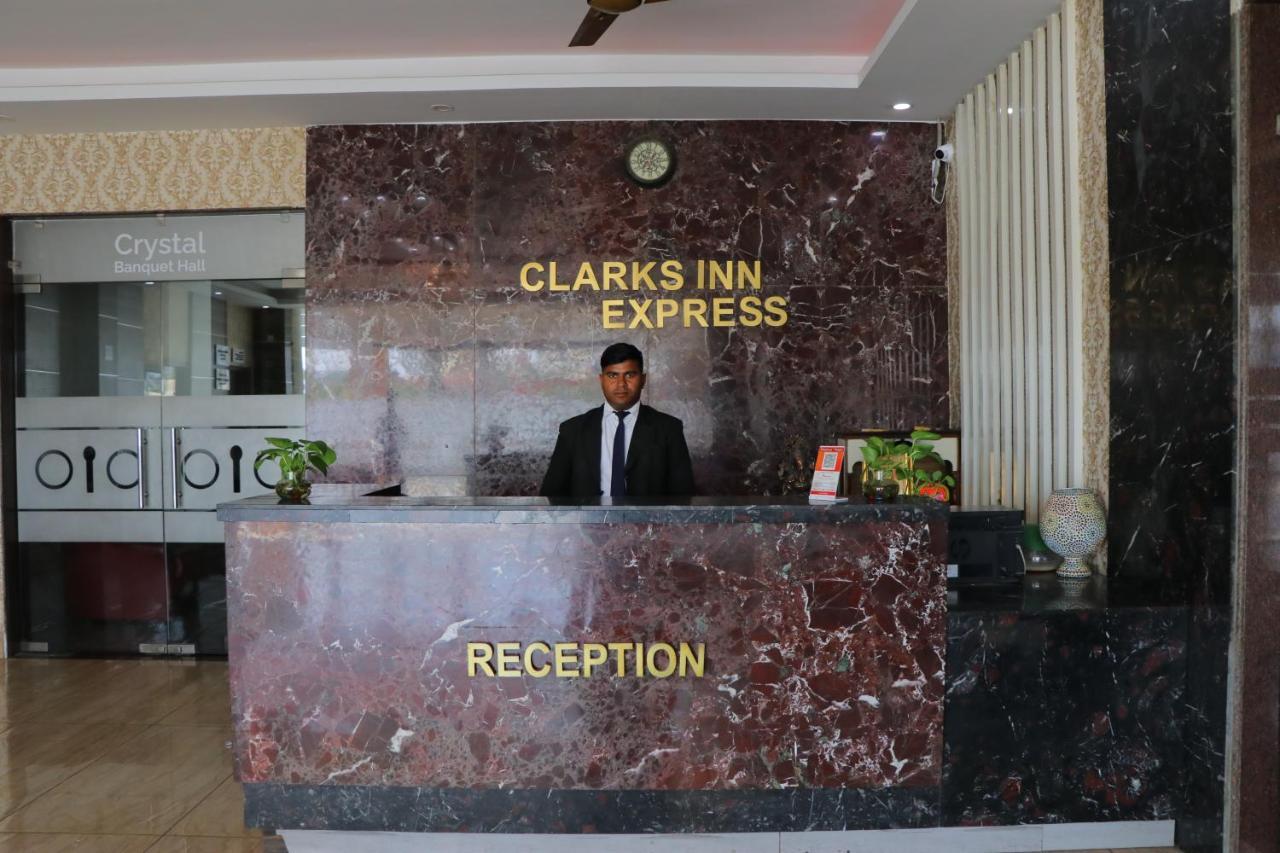 Hotel Clarks Inn Express Bharatpur Exterior foto