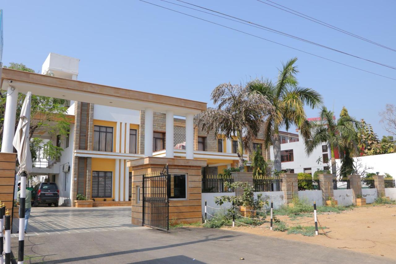 Hotel Clarks Inn Express Bharatpur Exterior foto